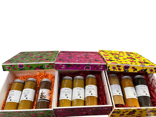 🌸 بهارات الدار – نكهة تفتح النفس وتزين السفرة! 🌸
بوكسات فاخرة بألوان تراثية ونكهات أصلية!

🎁 3 علب أنيقة، كل بوكس يحتوي على تشكيلات من أجود أنواع البهارات: